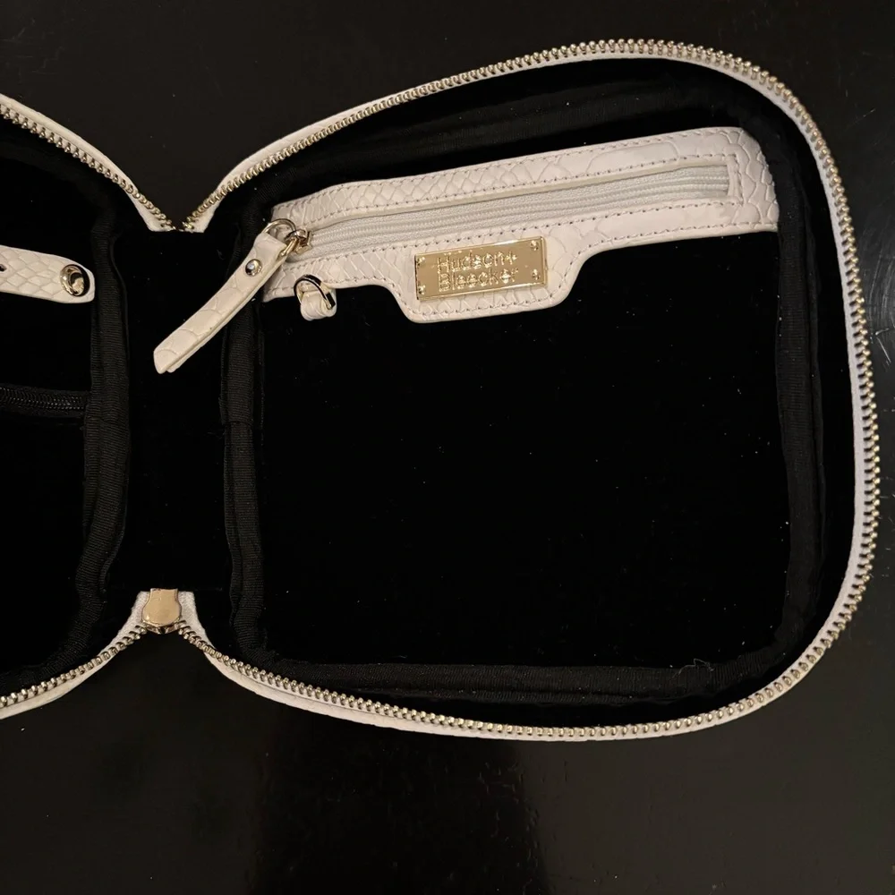 Hudson + Bleecker Travel Jewelry Case